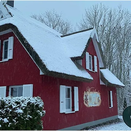 Feriehus In With Swimming Pool Glowe